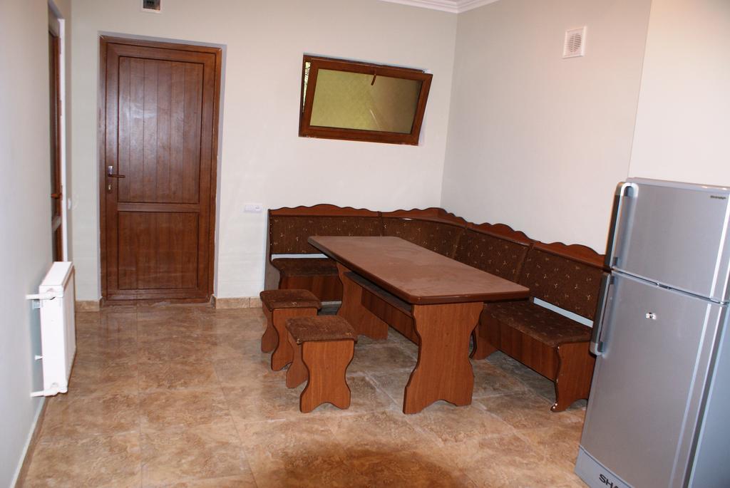 Odzun Hotel Alaverdi Rom bilde
